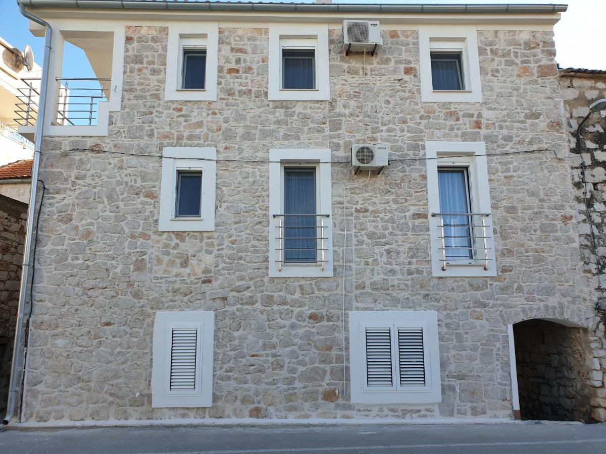 Apartments Violeta Бетина Екстериор снимка
