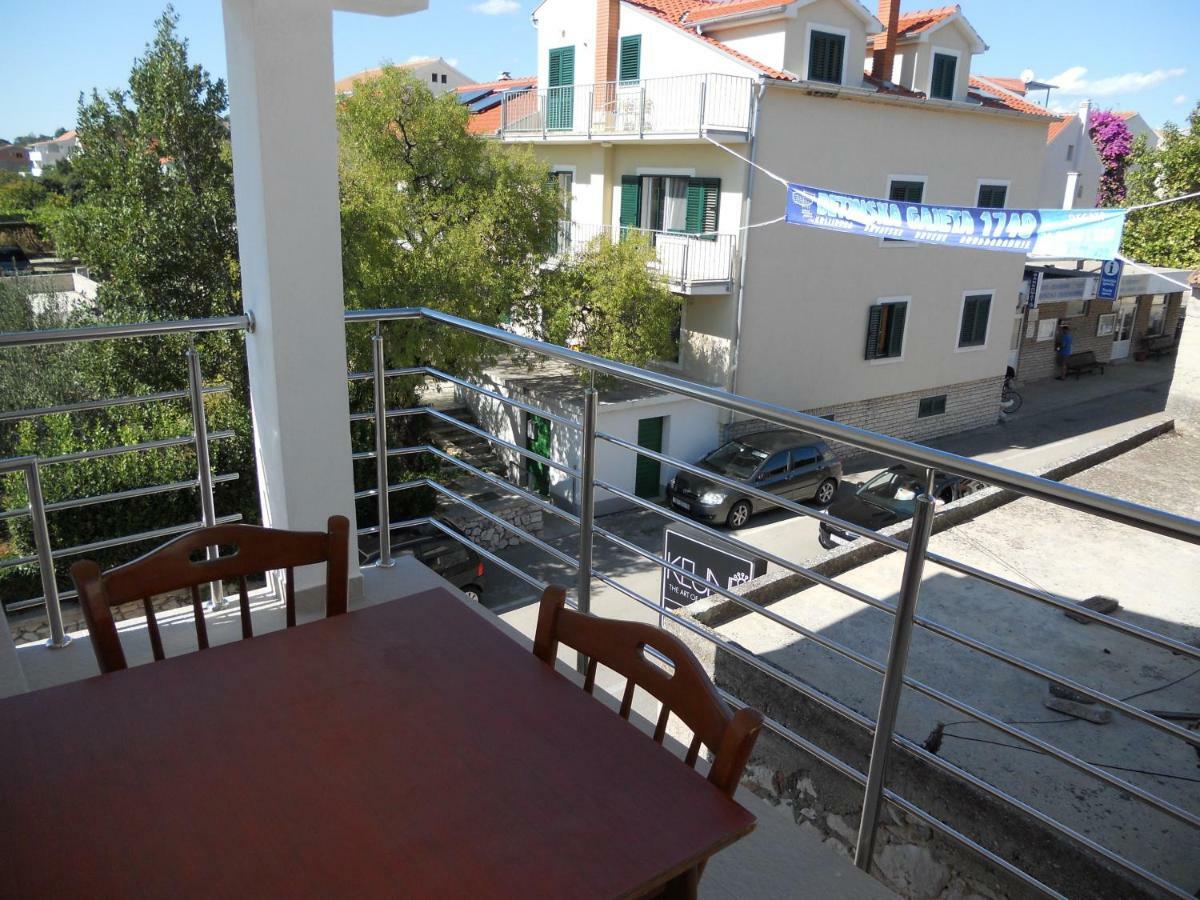 Apartments Violeta Бетина Екстериор снимка