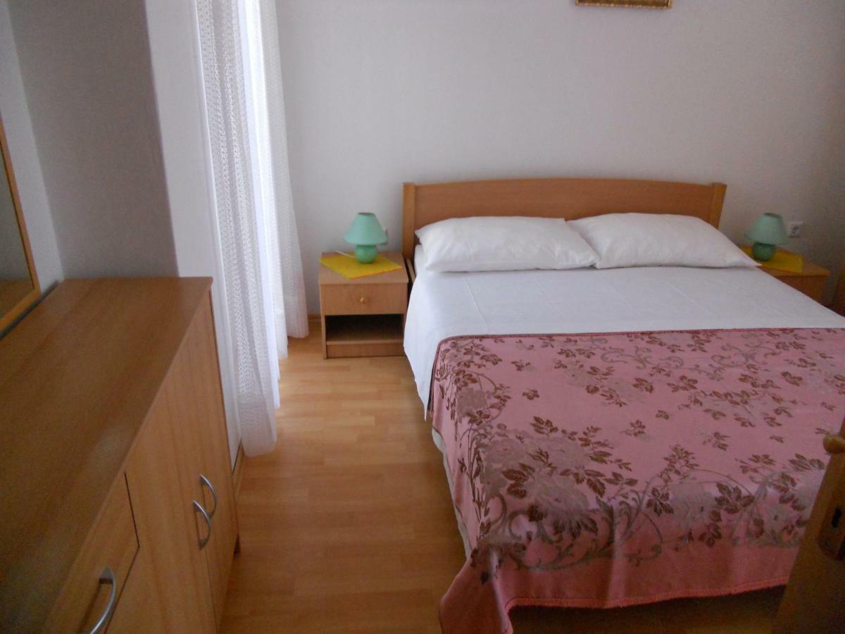 Apartments Violeta Бетина Екстериор снимка