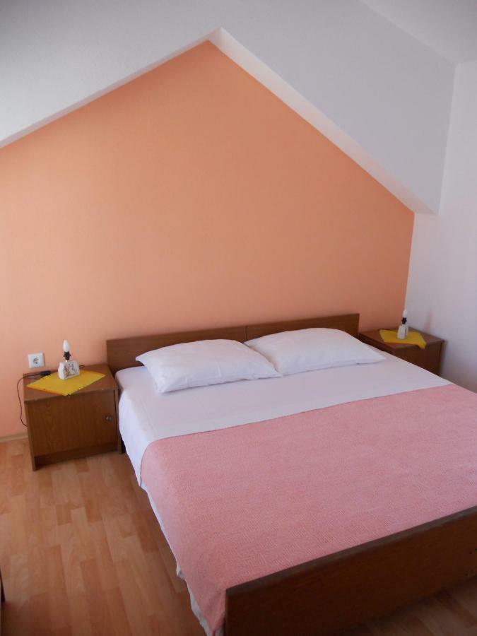Apartments Violeta Бетина Екстериор снимка