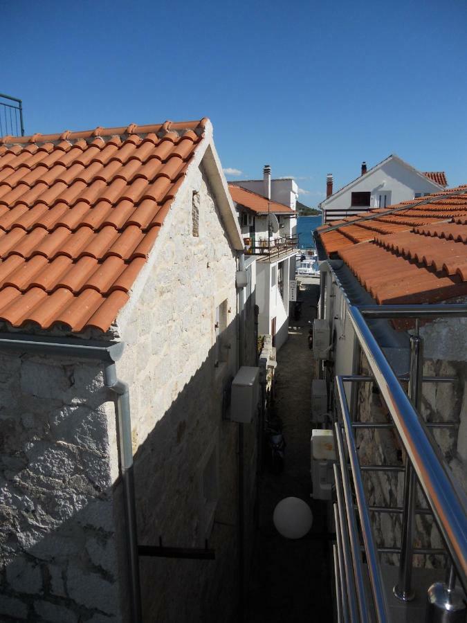 Apartments Violeta Бетина Екстериор снимка