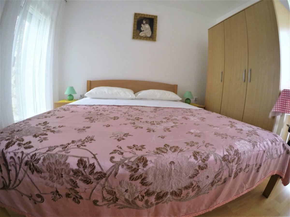 Apartments Violeta Бетина Екстериор снимка